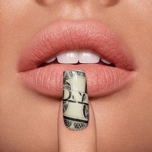Kylie Cosmetics Makeup - 🆕️Kylie, Money Mindset, Matte Lipstick Kylie Cosmetics Makeup - 🆕️Kylie, Money Mindset, Matte Lipstick